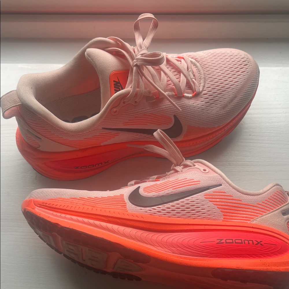 Nike Vomero 18 Womens 8.5